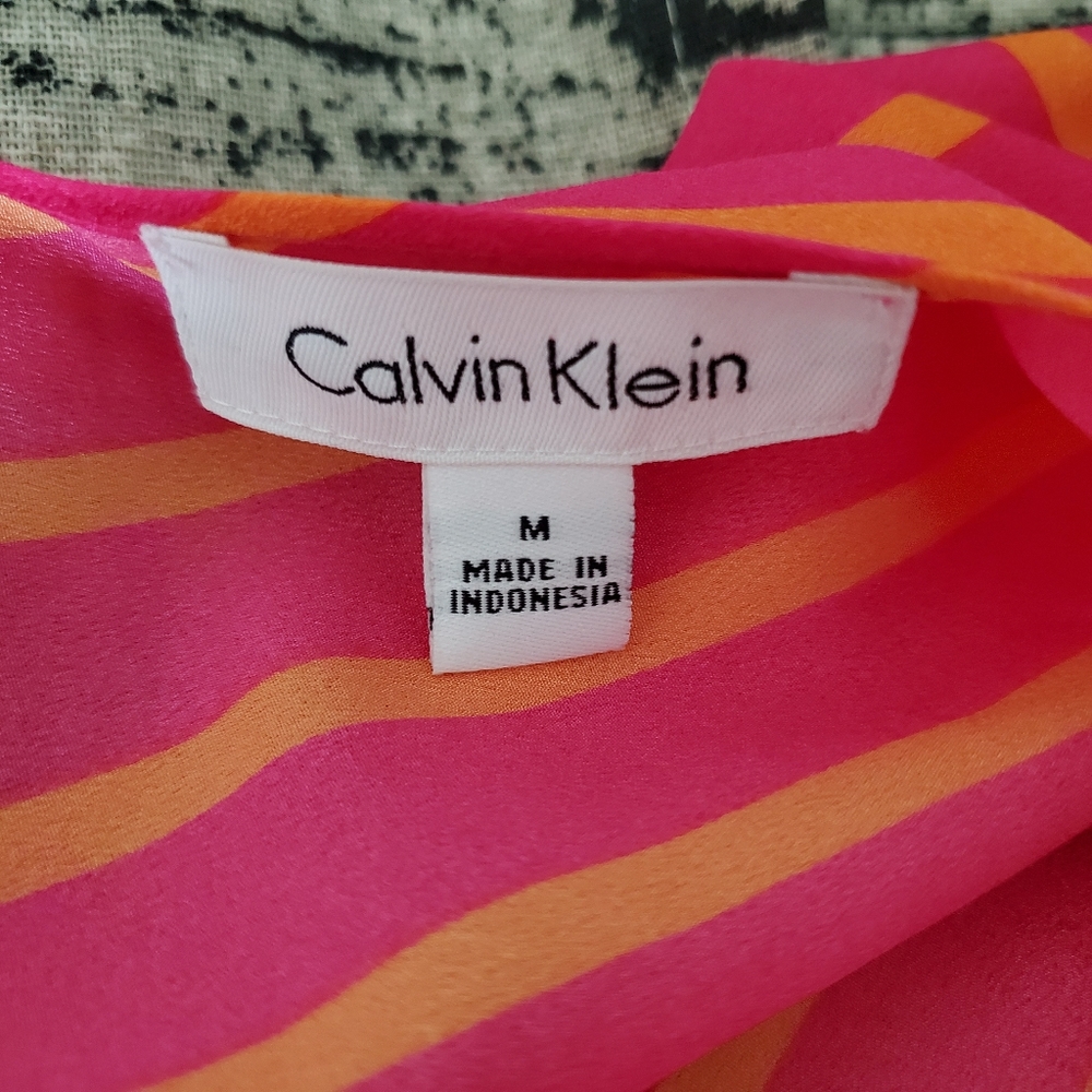 Calvin Klein High/Low Top - Picture 7 of 8